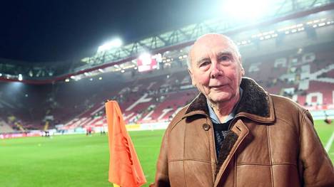 Fußball-Deutschland trauert um seinen letzten „Helden“ von 1954. Horst Eckel, der zuletzt einzig noch lebende Weltmeister der legendären Weltmeister-Elf, ist am Freitag im Alter von 89 Jahren gestorben.