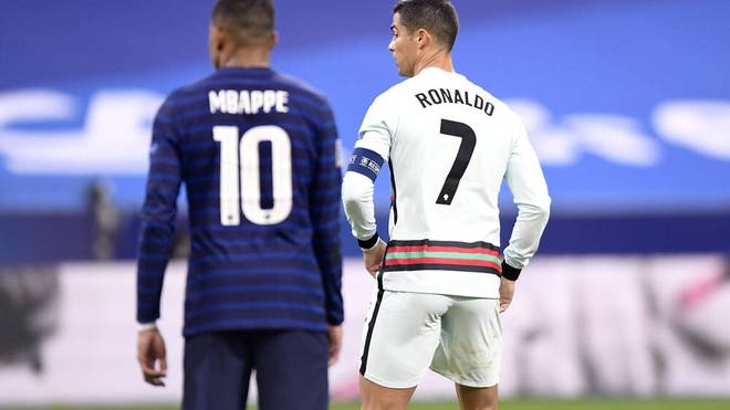 Em 2021 Zoff Bei Frankreich Um Kylian Mbappe Und Olivier Giroud