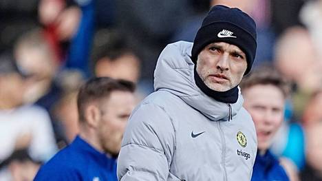 Beim 4:0-Auswärtssieg gegen Burnley sorgten Chelsea-Fans für Unmut bei Thomas Tuchel, als sie während einer Gedenkminute für die Ukraine den Namen von Klub-Besitzer Roman Abramowitsch skandierten.