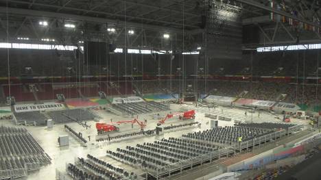 Die Handball-Europameisterschaft in Deutschland beginnt mit einem Weltrekord. 53.000 Zuschauer sind beim Eröffnungsspiel in Düsseldorf dabei - mehr als je zuvor im Handball. 