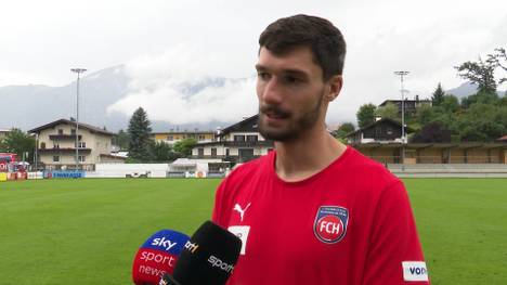 Tim Kleindienst spricht vor dem Start der Bundesliga über die Möglichkeiten des 1. FC Heidenheims in der Liga und die Ziele für die neue Saison. 