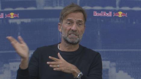 Jürgen Klopp hat bei einer Vorstellung bei Red Bull auf die Kritik an seiner Person reagiert.