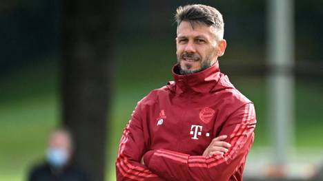 Martin Demichelis geht aktuell seine ersten Schritte als Cheftrainer bei der zweiten Mannschaft des FC Bayern München. Doch nun hat er wohl ein überraschendes Angebot aus seiner Heimat erhalten.