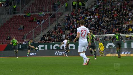 Der FC Augsburg gewinnt auch sein zweites Spiel unter dem neuen Trainer Jess Thorup. Ein kurioses Eigentor bringt die Augsburger gegen Wolfsburg zurück ins Spiel.