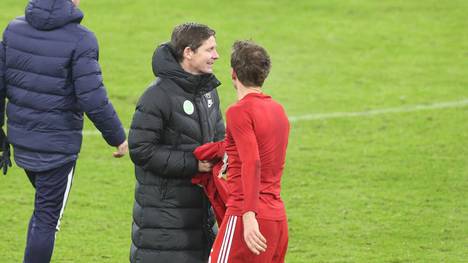 Oliver Glasner sorgt mit einem ungewöhnlichen Trikot-"Tausch" nach Wolfsburgs Spiel beim FC Bayern für Aufsehen. Der VfL-Coach erklärt die Hintergründe.