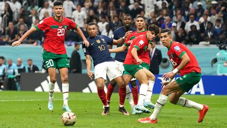 Frankreich steht erneut im Endspiel der WM. Gegen Marokko glänzte der Weltmeister nur gelegentlich, kann den Titel am Sonntag aber trotzdem verteidigen.