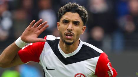 Omar Marmoush ist derzeit der Shootingstar der Bundesliga. Auch im Topspiel gegen den FC Bayern begeistert er mit einem Assist und einem Doppelpack.