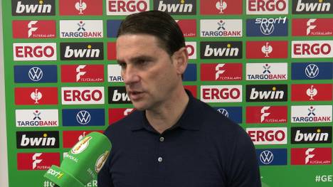 Borussia Mönchengladbach scheitert im DFB-Pokal blamabel am 1. FC Saarbrücken. Trainer Gerardo Seoane sucht keine Ausreden und will nicht über seine Person reden.