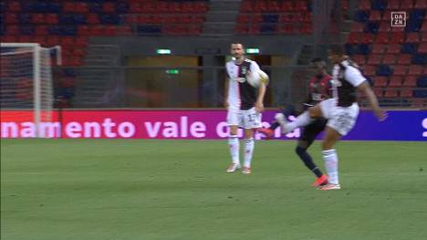Juventus Turin hat gegen Bologna keine Probleme. Die Aufregerszene des Spiels liefert aber Danilo. Für seinen üblen Tritt gibt es allerdings nur die gelbe Karte.