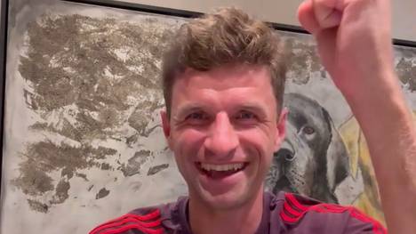 Thomas Müller ist durch seinen Einsatz gegen den SC Freiburg der Rekordspieler des FC Bayern München geworden. Nach der Partie meldet er sich auf Instagram zu Wort.