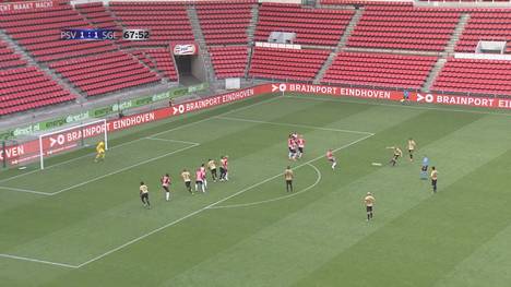 Eintracht Frankfurt gewinnt im Testspiel gegen die PSV Eindhoven. Martin Hinteregger sorgt mit einem Freistoß für die Entscheidung.