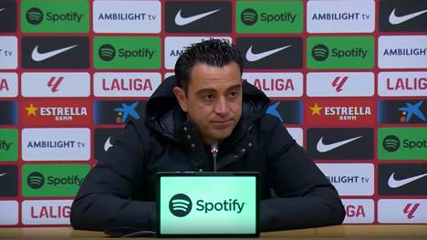 Dank eines Hattricks von Barcelonas Robert Lewandowski gewannen die Katalanen mit 4:2 gegen Valencia. Trotz der starken Leistung will sich Trainer Xavi nicht zu der Zukunft des Polen äußern.