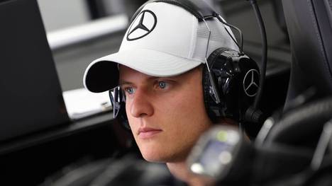 Mick Schumacher ist bei Mercedes derzeit nur Testfahrer. Das könnte sich allerdings bald ändern. Fürsprache für den Sohn von F1-Legende Michael Schumacher kommt aus ungewohnter Richtung.