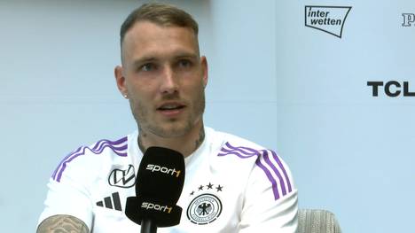 Beim Media Day der deutschen Fußballnationalmannschaft spricht David Raum über einen einstigen Job bei Adidas - und ein mögliches Titel-Tattoo im Falle einer erfolgreichen EM.
