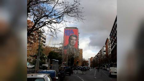 Mit einem riesen Werbeplakat in unmittelbarer Nähe des Estadio Santiago Bernabeu provoziert Ex-Barca-Präsident Laporta die Königlichen.