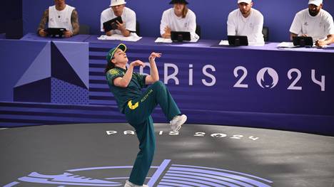 Die australische Breakdancerin sorgte mit ihrer Känguru-Performance für Aufsehen in Paris. Die Tänzerin holte 0 Punkte in Paris, aber ist trotzdem zur Berühmtheit geworden. 