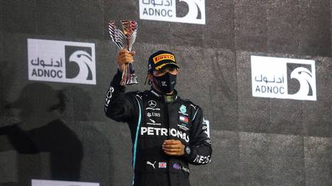 Formel-1-Weltmeister Lewis Hamilton und Mercedes befeuern Spekulationen um baldige Neuigkeiten in Sachen Vertragsverlängerung.