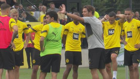 Edin Terzic steht nun wieder als Cheftrainer an der Seitenlinie bei Borussia Dortmund. Heute begann für die Borussen das erste Training zur neuen Saison. 