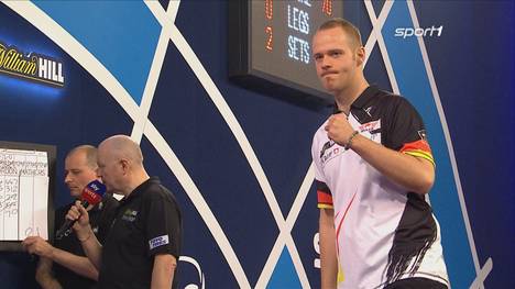 Max Hopp gelingt bei der Darts-WM 2021 ein Auftakt nach Maß. Gegen den Australier Gordon Mathers zeigt der "Maximizer" eine souveräne Vorstellung. 