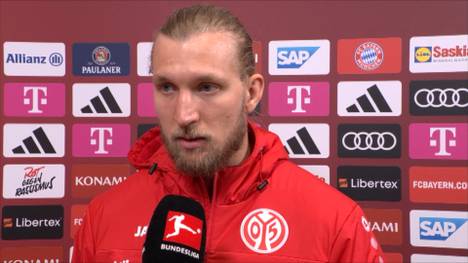 Nach acht Gegentoren ist Mainz-Keeper Robin Zentner mit der Verteidigungsleistung nicht einverstanden. Vor allem nervt ihn aber eine Frage zu Harry Kane.