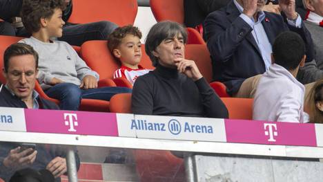 Die Entlassungen beim FC Bayern bestimmen immer noch die Schlagzeilen beim Rekordmeister. Auch Ex-Bundestrainer Joachim Löw hat die Situation in München genau beobachtet. 
