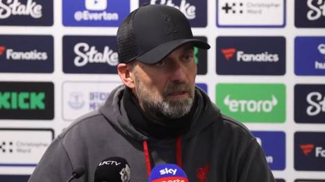 Nach der 0:2-Niederlage gegen Everton sind die Titelchancen des FC Liverpool deutlich niedriger geworden. Trainer Jürgen Klopp ist die Enttäuschung über seine erste Merseyside-Derby-Niederlage anzusehen.