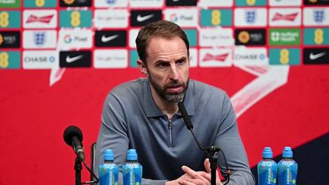Harry Kane fehlte bei Englands 0:1-Niederlage im Testspiel gegen Brasilien aufgrund einer Knöchelverletzung. Trainer Gareth Southgate bestätigt, dass der 30-Jährige zurück nach München reisen wird.