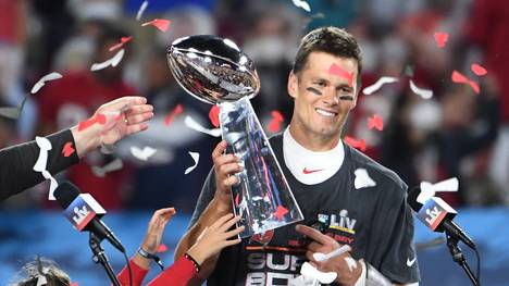 Kaum einer hat es erwartet: Quaterback Tom Brady beendet nach 22 Jahren seine Karriere. Der 44-Jährige konnte sieben Mal den Super-Bowl gewinnen.