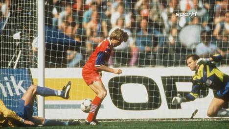 Am 23. April 1994 schoss Bayerns Thomas Helmer im Spiel gegen Nürnberg neben den Kasten - und bekam trotzdem ein Tor zugesprochen. Ein Klassiker der Bundesliga-Geschichte.