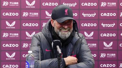 Andrew Robertson und Mo Salah haben beim 3:1-Erfolg des FC Liverpool bei Aston Villa beide einen Meilenstein erreicht. Nach der Partie stimmt Trainer Jürgen Klopp eine Lobeshymne auf beide an.