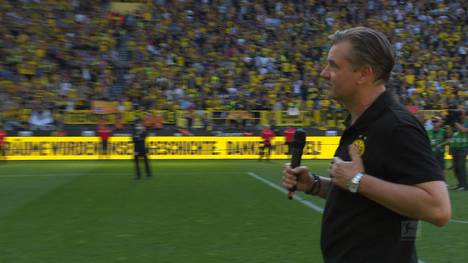 44 Jahre als Spieler und Sportdirektor von Borussia Dortmund – für Michael Zorc war es der letzte Tag in „seinem“ Stadion. Nach dem Spiel wendet sich Michael Zorc unter großem Beifall an die Zuschauer.