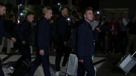 Die finale WM-Vorbereitung beginnt! Am Montagabend kam das DFB-Team im Oman an. Dort steigt am Mittwoch das letzte Testspiel vor dem Turnier in Katar.