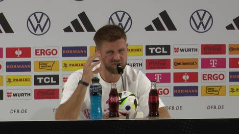 Der deutsche Nationalspieler Niclas Füllkrug spricht auf einer Pressekonferenz über das EM-Aus mit dem DFB-Team.