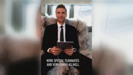 Thomas Müller erklärt in einem Q and A auf seinem YouTube-Kanal, wer der witzigste Teamkollege war, mit dem er je zusammengespielt hat. 