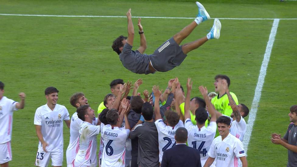 Klub-Legende Raul erlebte im Finale der UEFA Youth League gegen Benfica eine Achterbahnfahrt der Gefühle. Der knappe Sieg stand mehrfach auf Messers Schneide.
