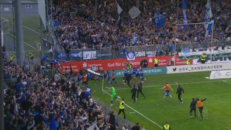 Der FC Schalke 04 kann durch einen Sieg und einem Ausrutscher der Konkurrenz schon im kommenden Heimspiel gegen den FC St. Pauli aufsteigen. Dementsprechend groß ist die Euphorie beim den Königsblauen.