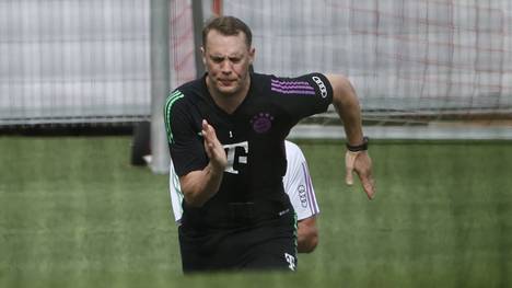 Die Rückkehr von Manuel Neuer rückt immer näher. Nun hat Herbert Hainer beim Sport-Bild-Award verraten, dass die etatmäßige Nummer eins des FC Bayern schon in Kürze wieder zum Team stoßen soll.