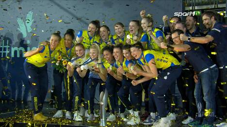 Glatt in drei Sätzen: Der SSC Palmberg Schwerin lässt im Pokalfinale gegen den SC Potsdam nichts anbrennen - eine US-Amerikanerin ragt heraus. Die Highlights.