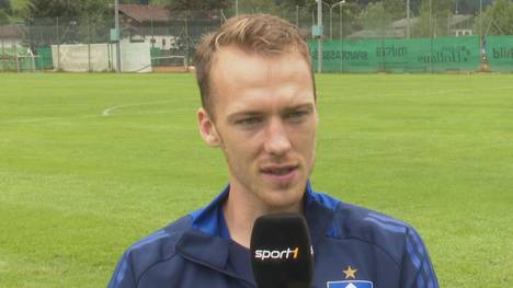 Sebastian Schonlau spricht im SPORT1 Interview über die kommende Saison mit dem HSV. Dabei blickt er auf den Saisonstart und spricht über die Aufstiegschancen der Hamburger.