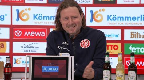 Vor dem Spiel gegen den FC Bayern scherzt Mainz-Trainer Bo Henriksen über seine Statistik gegen den deutschen Rekordmeister.