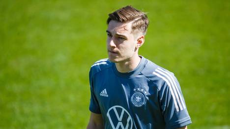 Florian Neuhaus hat Berichte über einen bereits feststehenden Wechsel im Sommer 2022 von Borussia Mönchengladbach zu Bayern München zurückgewiesen.