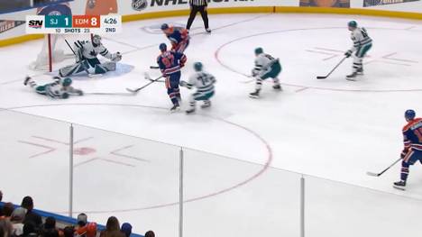 Der deutsche Eishockey-Superstars Leon Draisaitl hat beim 9:2-Sieg seiner Edmonton Oilers gegen die San Jose Sharks zwei Assists beigeteuert. Schon zuvor stand der Einzug in die NHL-Playoffs fest.
