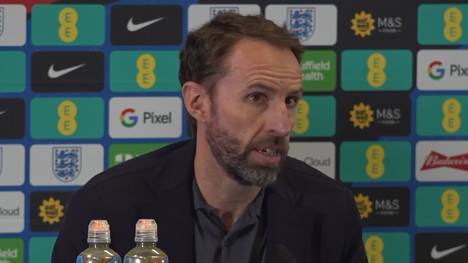 Gareth Southgate, englischer Fußballnationaltrainer, spricht auf einer Pressekonferenz über den Rubiales-Kuss und seine Auswirkung - und lobt zugleich die Leistung der englischen Frauen.  