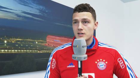Seit 2019 steht Benjamin Pavard beim FC Bayern unter Vertrag. Im Interview spricht der Franzose unter anderem über den spannende Titelkampf in der Bundesliga.