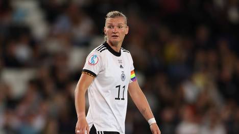 Mit durchschnittlich 17,9 Millionen Fans verzeichnete die deutsche Frauen-Nationalmannschaft im EM-Finale gegen England bei der Live-Übertragung in der ARD einen Turnierrekord. 