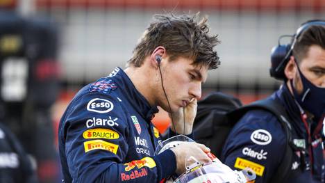 Wegen des unklaren Regelwerks muss sich Max Verstappen beim Großen Preis von Bahrain mit Platz 2 begnügen. Wurde dem Niederländer der Sieg geklaut? Und warum hat er nicht protestiert?