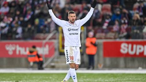 Lukas Podolski hat sich zum zweiten Mal nach 2017 zum Torschützen des Jahres in der Wahl der ARD-Sportschau gekürt.