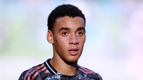 Jamal Musiala sich zheiner Zukunft en een möglichen Wechsel in de tweede Heimat Engeland. 
