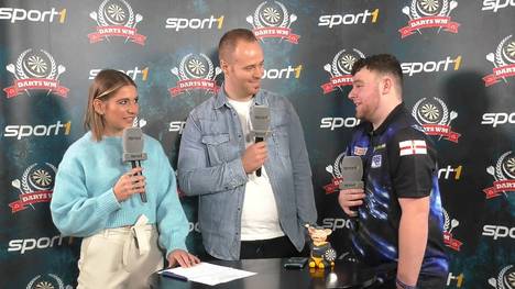 Josh Rock besiegt in einem spektakulären Dartsmatch Nathan Aspinall im Entscheidungssatz. Der Youngster glänzt immer wieder mit High-Finishes und auf die Doppelfelder. 