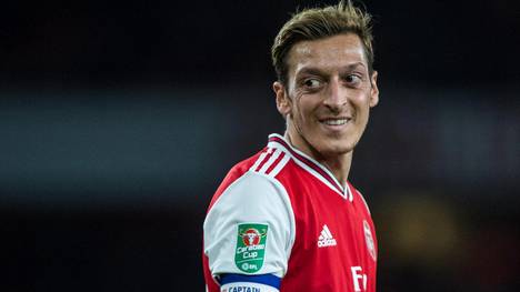 Arsenal-Großverdiener Mesut Özil will bis 2021 in London bleiben. Das zumindest sagt sein Berater Erkut Sogut. 